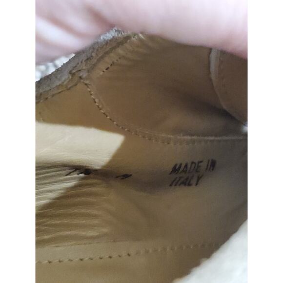 Barneys New York Men’s 7.5 M Beige Suede Derby Shoes Made in Italy Lace Up main image 5